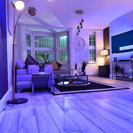 *Luxury 9Ine Lush Jacuzzi Apartment & Balcony* 버밍엄 외부 사진