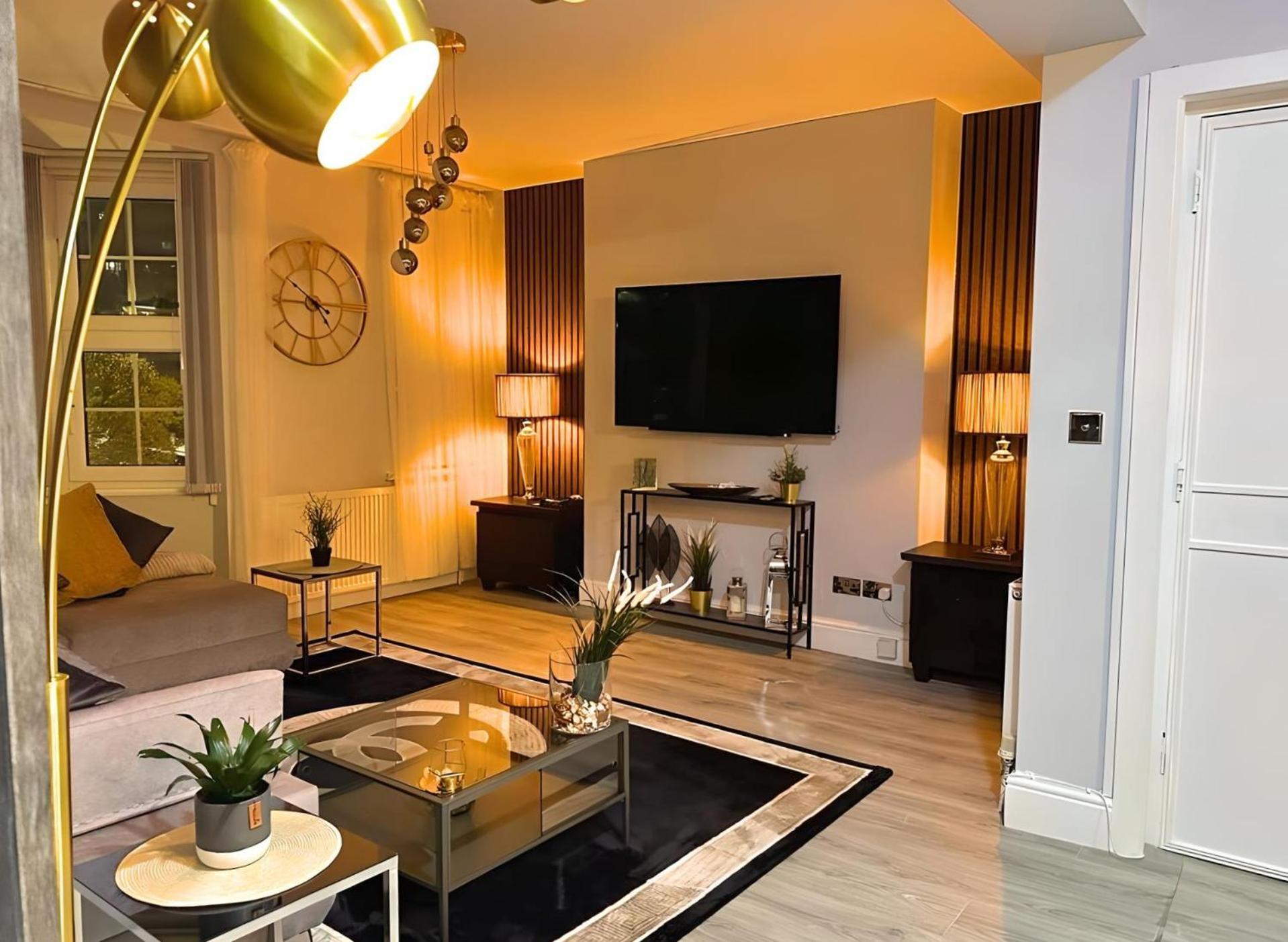*Luxury 9Ine Lush Jacuzzi Apartment & Balcony* 버밍엄 외부 사진