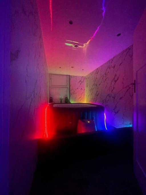 *Luxury 9Ine Lush Jacuzzi Apartment & Balcony* 버밍엄 외부 사진