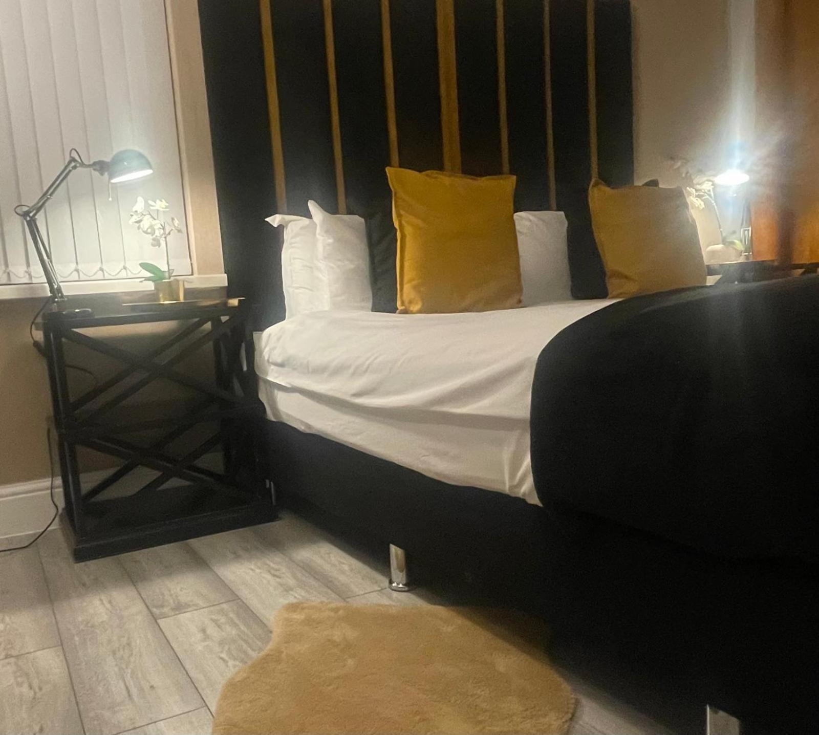 *Luxury 9Ine Lush Jacuzzi Apartment & Balcony* 버밍엄 외부 사진